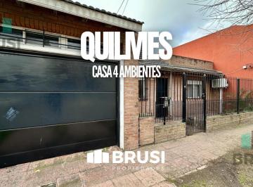 Casa · 118m² · 4 Ambientes · 2 Cocheras · Casa en Venta en Quilmes - 4 Ambientes