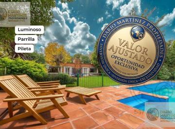 Casa · 240m² · 6 Ambientes · 3 Cocheras · Casa en Venta 6 Ambientes en Barrio Santa Rita | Lote 828 m² | Pileta, Parrilla, Parque, Seguridad
