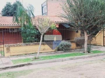 Casa · 140m² · 5 Ambientes · 1 Cochera · Venta Casa de 4 Dorm. en Bajo La Viña
