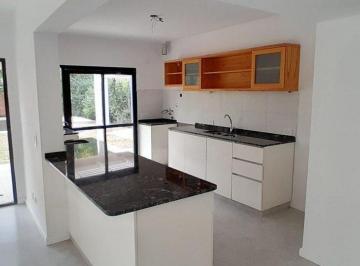 Casa · 96m² · 4 Ambientes · 1 Cochera · Casa Estrenar Tres Dorm. Pileta Apta Credito
