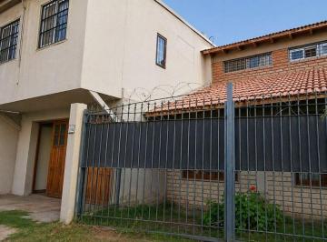 Casa · 257m² · 6 Ambientes · 3 Cocheras · Alquiler Casa 5 Dorm Pileta Cubierta Guaymallén