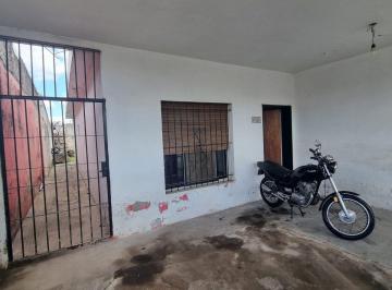 Casa · 123m² · 3 Ambientes · 1 Cochera · Venta Casa a Refac Local Grand Bourg Apto Credito