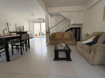 Casa · 84m² · 3 Ambientes · 1 Cochera · Venta Casa 3 Dorm. - Picker 3873, Neuquén