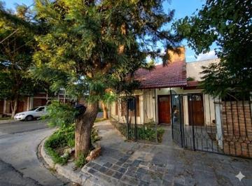 Casa · 118m² · 7 Ambientes · 1 Cochera · Se Vende Casa B°parque América Facilidades - Permuta