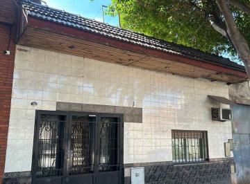 Casa · 162m² · 6 Ambientes · Venta de Casa con Lote Propio en Parque Chacabuco