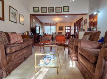 Casa de 5 ambientes, Córdoba · Bajo Palermo Casa en Venta 3Dorm. Baño en Suite Piscina/asador Cochera Doble