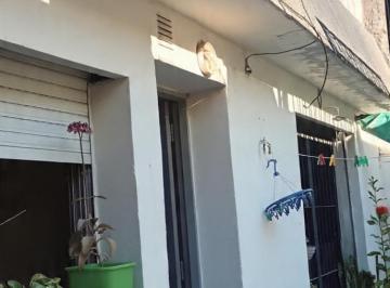 Casa de 8 ambientes, Rosario · Venta Permuta Casa/departamentos.