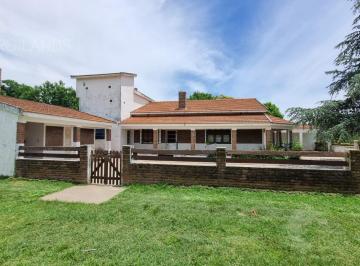 Casa · 8317m² · 5 Ambientes · 2 Cocheras · Venta Casa Más Galpón Sobre Lote 8800 m² Sobre Colectora Ezeiza • Vicente Casares (Cañuelas)