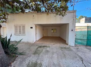 Casa · 134m² · 4 Ambientes · 1 Cochera · Casa en Venta B° America