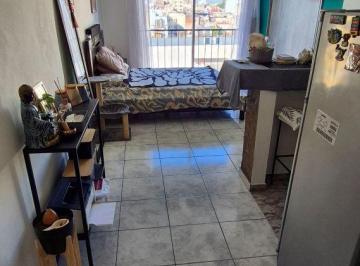 Departamento de 1 ambiente, Constitución · Monoambiente Al Frente - Reciclado y Muy Luminoso - Excelente Oportunidad!