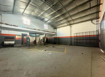 Bodega-Galpón · 330m² · 4 Ambientes · Alquiler Comercial - Galpón - Zona El Gaucho