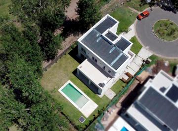 Casa · 185m² · 5 Ambientes · 2 Cocheras · Venta Casa 5 Ambientes con Financiación