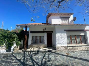 Casa · 176m² · 6 Ambientes · 2 Cocheras · Venta de Casa 6 Ambientes Miramar