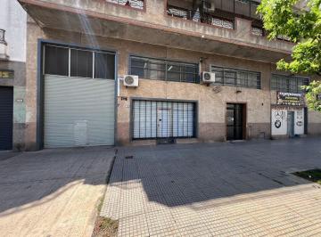 Depósito · 170m² · Alquiler Deposito con Local en Parque Chacabuco