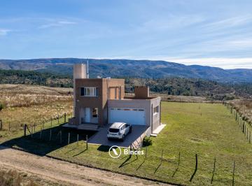 Casa de 7 ambientes, Potrero de Garay · Casa Moderna con Vista Abierta en Potrero de Garay