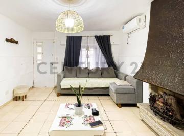 Casa · 80m² · 4 Ambientes · 2 Cocheras · Casa 3 Dorm. en Venta Ringuelet
