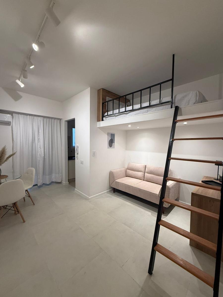 1 ambiente interno en excelente ubicación — Brown Nº 1734, piso 4