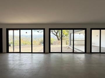 Casa · 320m² · 3 Ambientes · 2 Cocheras · ¡Vena! Hermosa Casa a Estrenar La Cuesta - 3 Dorm. ¡Con Vistas Increíbles!