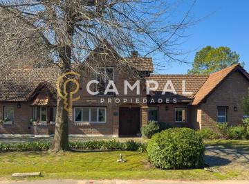 Casa · 250m² · 6 Ambientes · Casa Chalet en Venta en San Diego, Francisco Álvarez, Moreno