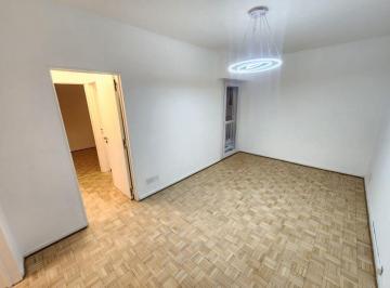 Departamento de 3 ambientes, Recoleta · 55 m - 2 Dorm. - 1 Baño - Refaccionado a Nuevo - Excelente Estado