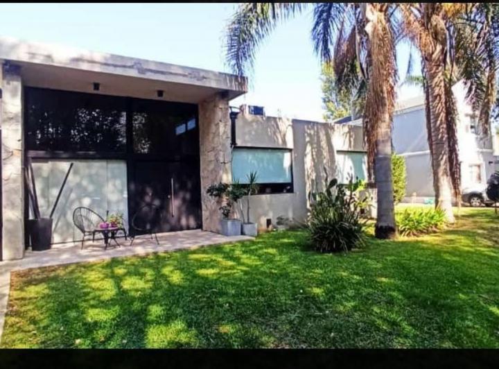 Casa · 230m² · 5 Ambientes
