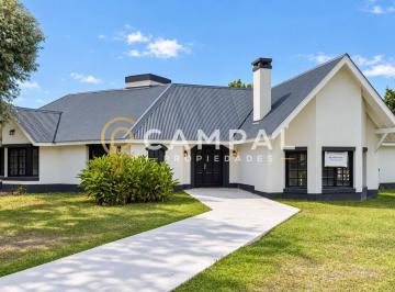 Casa · 215m² · 5 Ambientes · 2 Cocheras · Casa Chalet en Venta en San Diego, Francisco Álvarez, Moreno