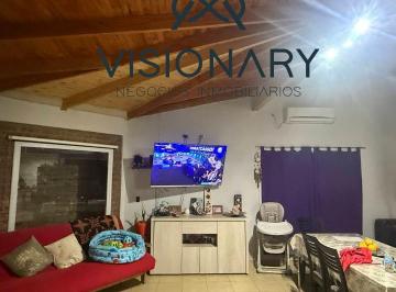PH · 169m² · 5 Ambientes · 1 Cochera · PH en Cipolletti