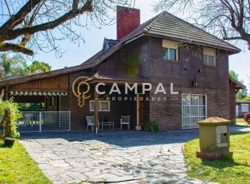 Casa · 196m² · 6 Ambientes · 1 Cochera · Casa en Venta Ubicado en Banco Provincia, Moreno, G. B. a. Zona Oeste