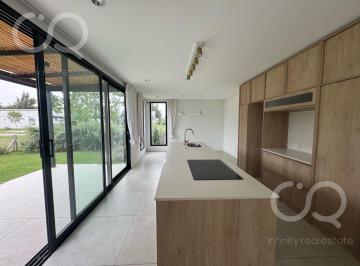 Casa · 1200m² · 4 Ambientes · Casa en Fincas Sporting