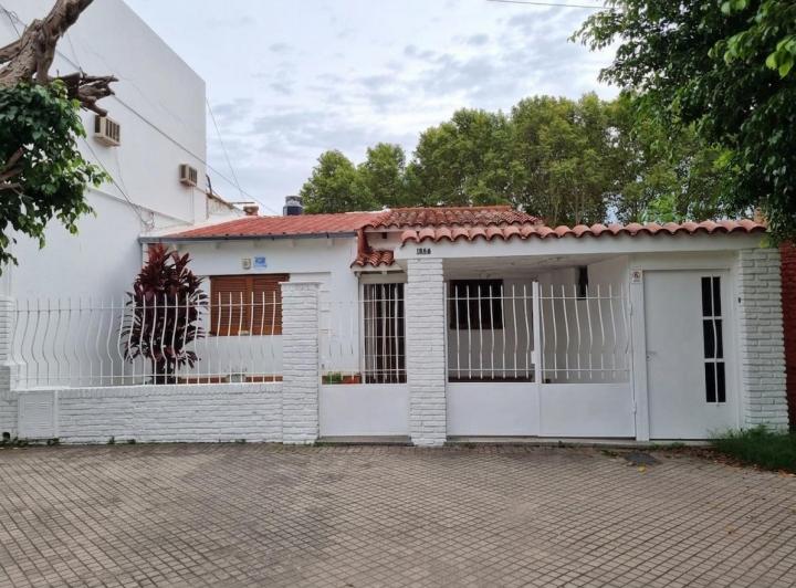 Casa · 102m² · 4 Ambientes · 1 Cochera