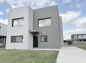 AMN-AMN-4008_2 · Casa en Venta en Lagoon Pilar