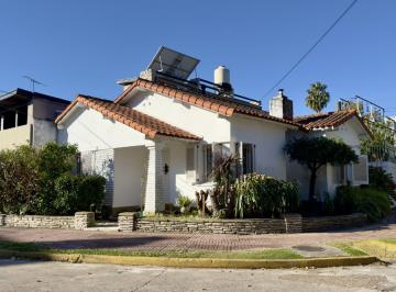 Casa · 102m² · 4 Ambientes · 1 Cochera · Casa 3 Ambientes Venta Lomas de Zamora
