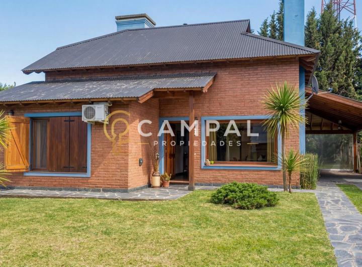 Casa · 120m² · 3 Ambientes · 2 Cocheras