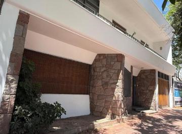 Casa · 247m² · 6 Ambientes · 1 Cochera · Venta Casa Quinta Seccion Dos Plantas 6 Hab