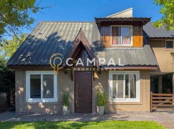 Casa · 133m² · 5 Ambientes · 1 Cochera · Casa Chalet en Venta en Banco Provincia, Francisco Álvarez, Moreno