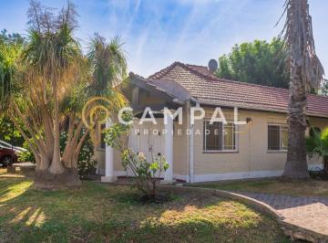 Casa · 129m² · 6 Ambientes · 3 Cocheras · Casa Chalet en Venta en Banco Provincia, Francisco Álvarez, Moreno