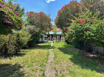 RDP-RDP-940_2 · Chalet con Hogar, Parrilla y Amplio Jardín  Calidad y Calidez