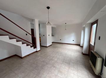 Casa de 3 ambientes, La Plata · Duplex de 2 Dorm. en Alquiler