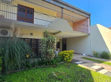 Casa · 343m² · 4 Dormitorios · 2 Cocheras · Casa en Venta Olegario Andrada Al 300