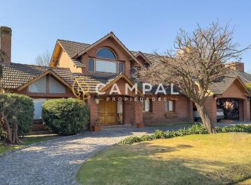 Casa · 344m² · 5 Ambientes · 2 Cocheras · Casa en Venta Ubicado en Banco Provincia, Moreno, G. B. a. Zona Oeste