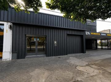 Local comercial · 302m² · Importante Local Al Frente Sobre Pellegrini