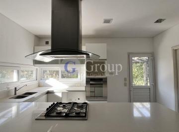 Casa · 110m² · 4 Ambientes · 2 Cocheras · Casa en Venta en La Barra Village, Escobar con Pileta