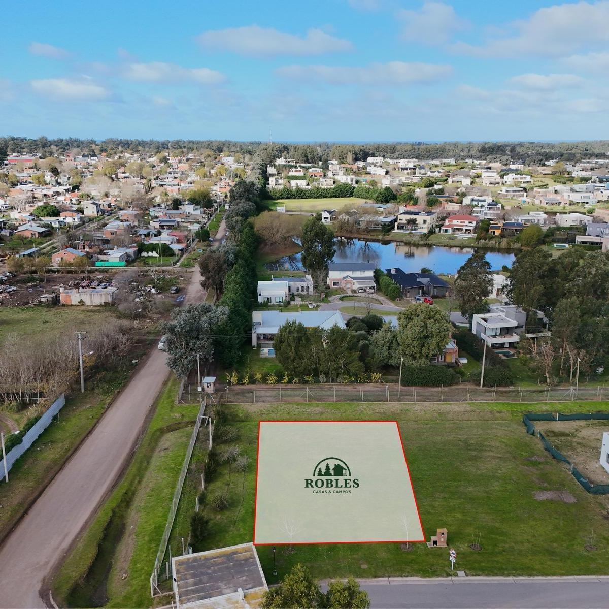 En el excelente barrio privado Arenas Chico, se encuentra este lote 610 m2.