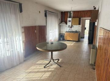 Casa · 300m² · 4 Ambientes · 1 Cochera · Casa - Rio Cuarto