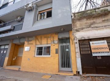 Departamento · 67m² · 2 Dormitorios · Departamento a Refaccionar en Venta