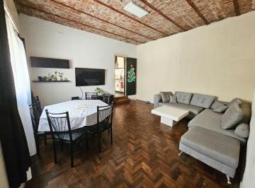 PH · 138m² · 5 Ambientes · PH a Reciclar con Balcón y Patio Propio en Caballito