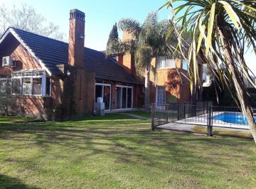 Casa · 230m² · 5 Ambientes · Casa en Venta Ubicado en Banco Provincia, Moreno, G. B. a. Zona Oeste