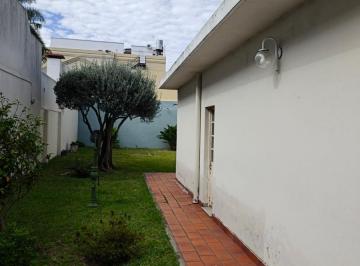 Casa · 140m² · 4 Ambientes · 1 Cochera · Casa en Saavedra