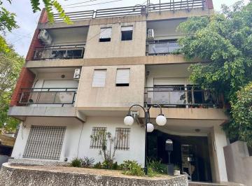 Departamento · 64m² · 3 Ambientes · 1 Cochera · Adrogué Centro: 3 Ambs. 72 m², 3 Balcones, Cochera