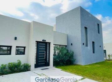 Casa · 148m² · 5 Ambientes · Casa en Alquiler en Prados del Oeste, Moreno, G. B. a. Zona Oeste